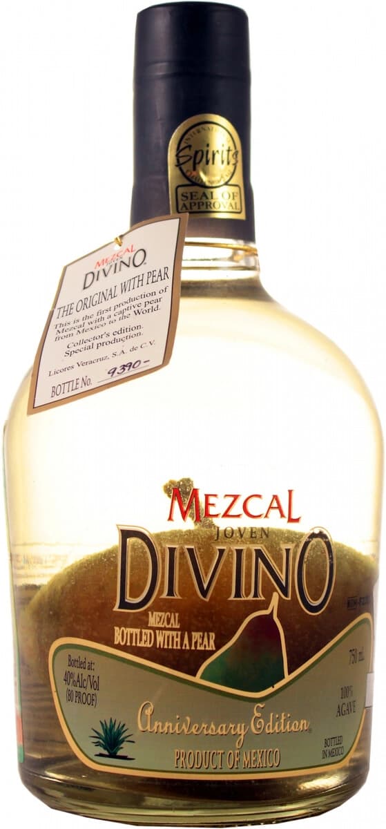 Мескаль "Divino" Mezcal Joven, with a Pear